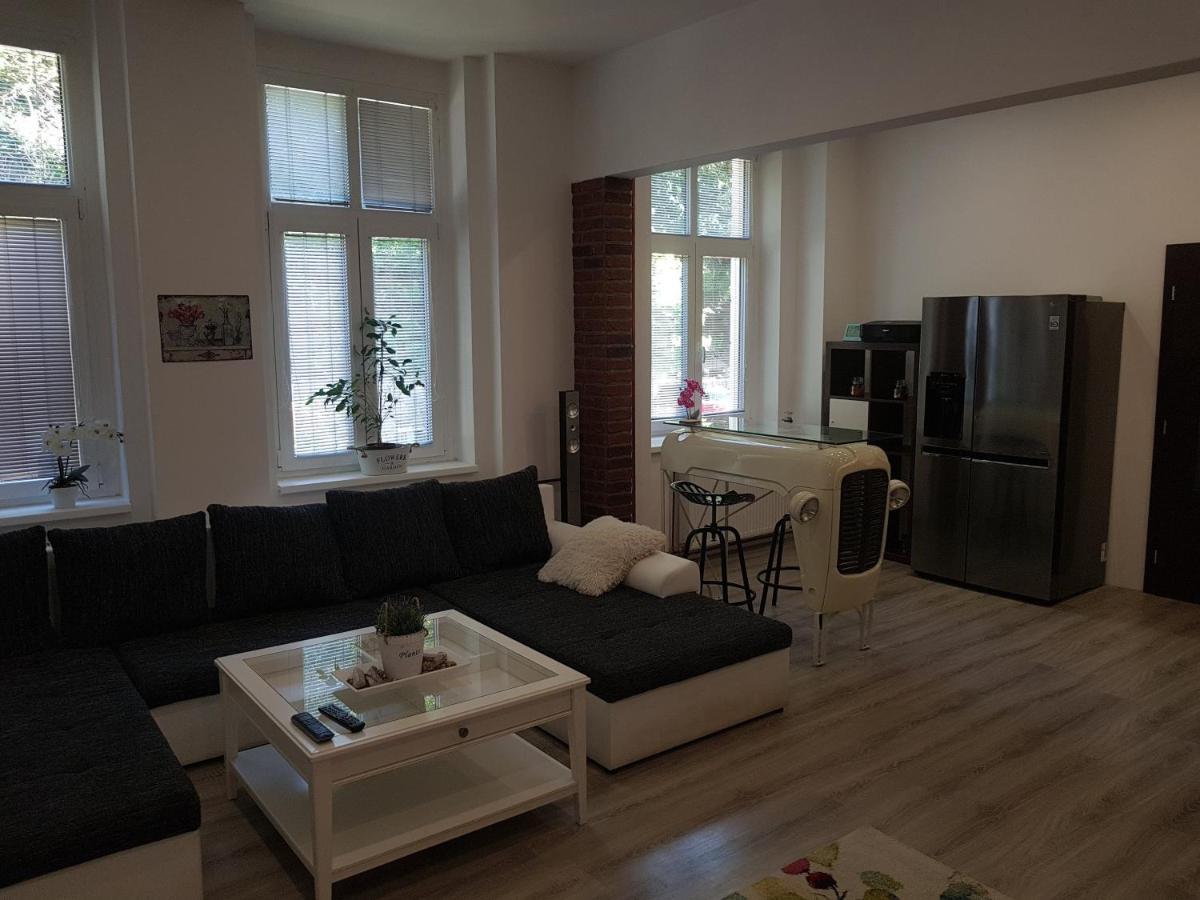 Apartman Karlovy Vary Apartment Exterior photo