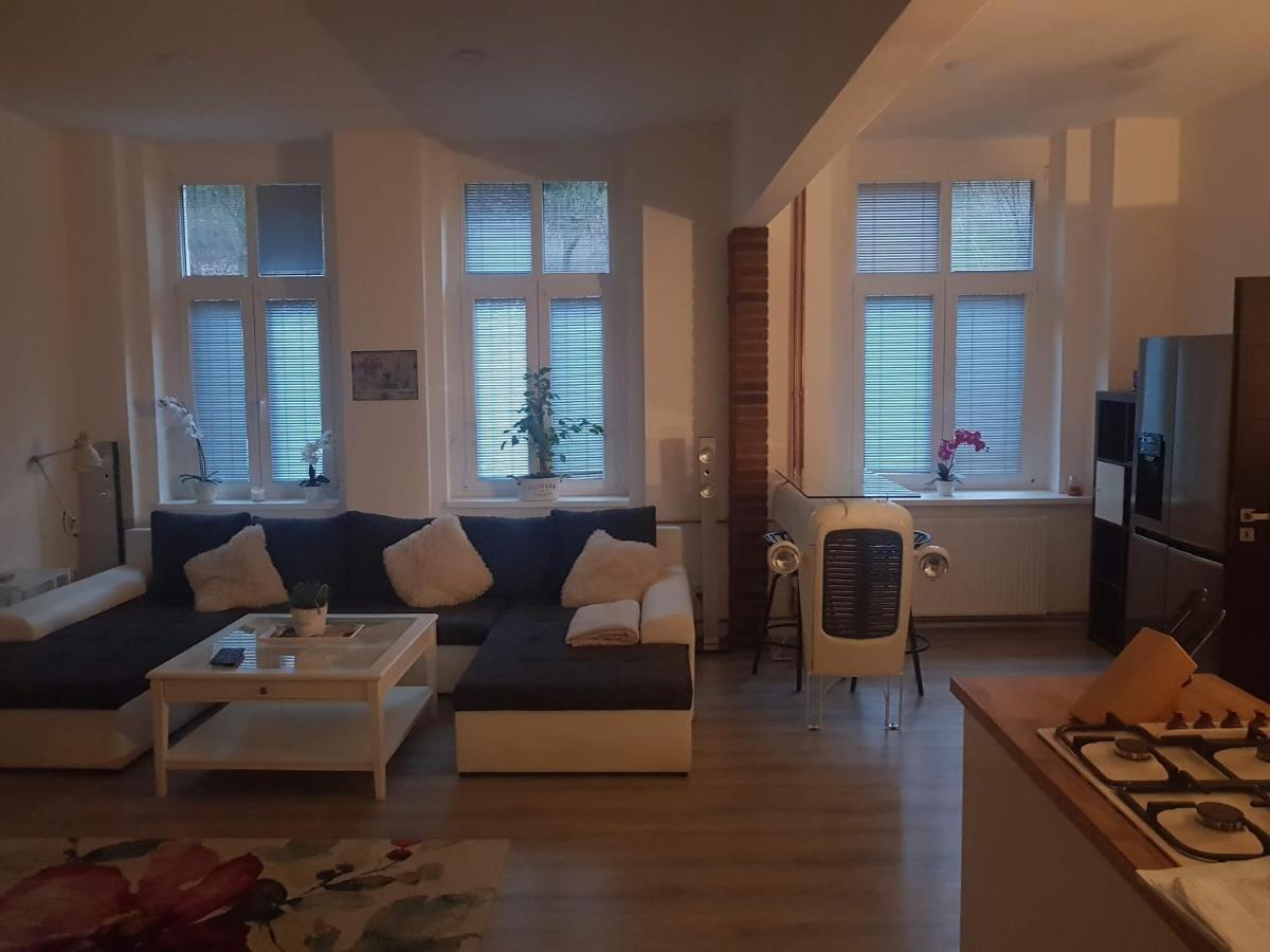 Apartman Karlovy Vary Apartment Exterior photo